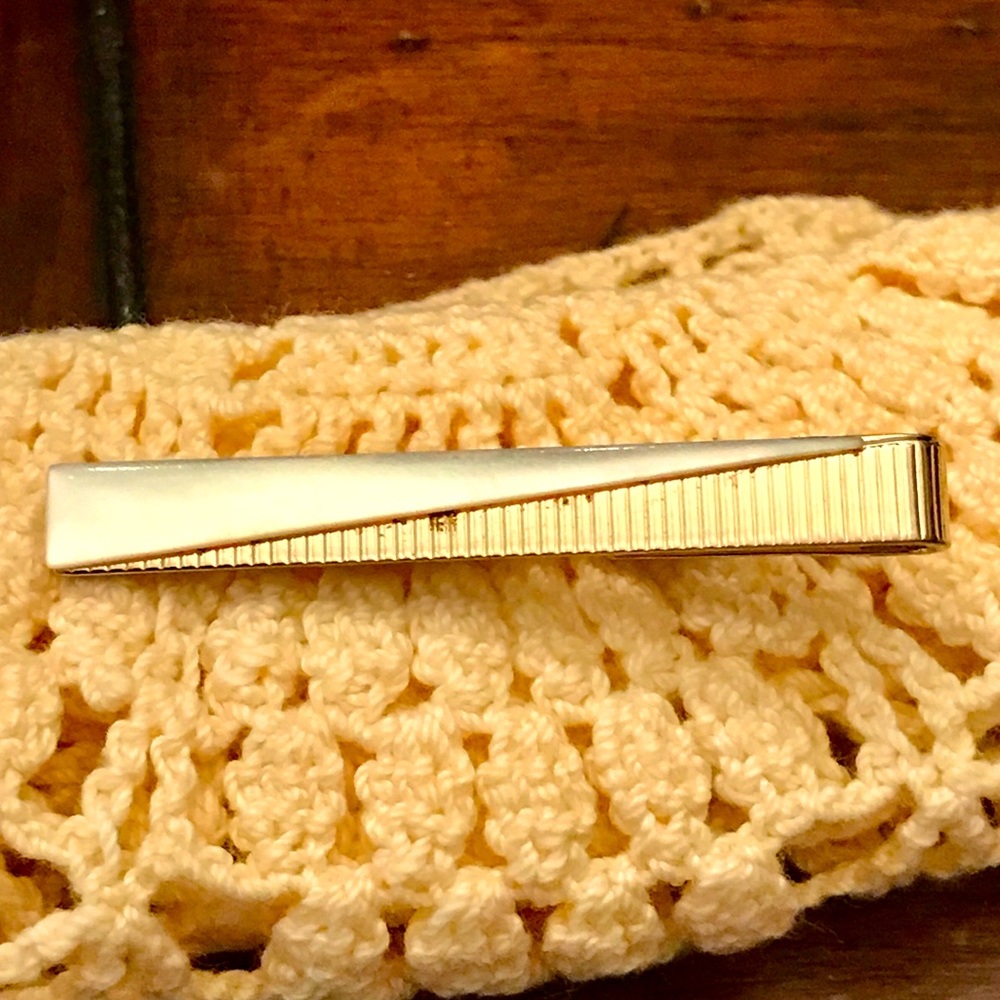 Men’s Vintage Gold Tone And Mother Of Pearl Retro Tie Clip